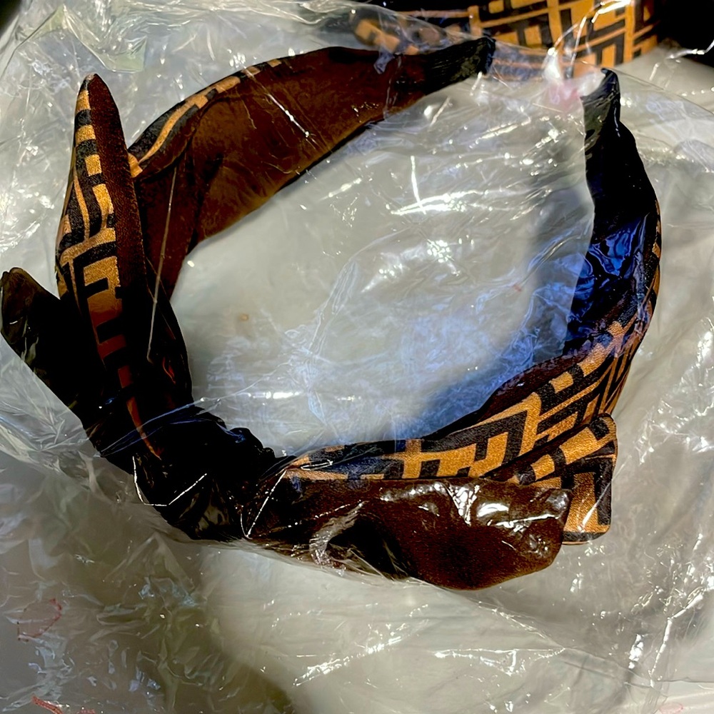 Head band, hair accessories.
